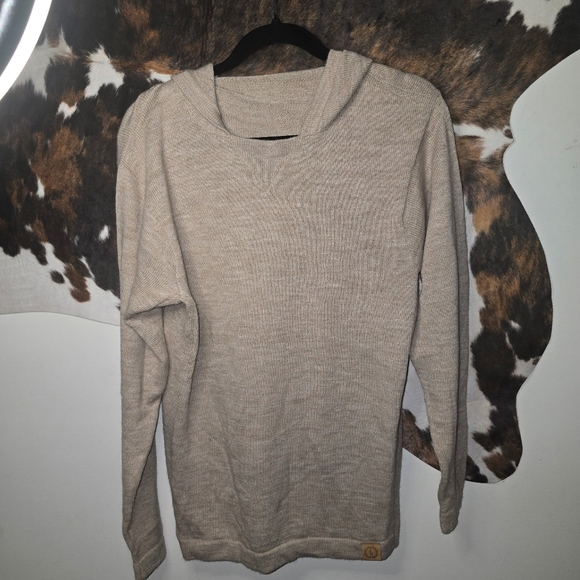 Paka Hoodie - Picture 1 of 4